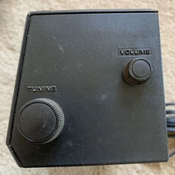 General Electric Model No. 7-4601A Clock Radio *Tested* - Picture 7 of 9